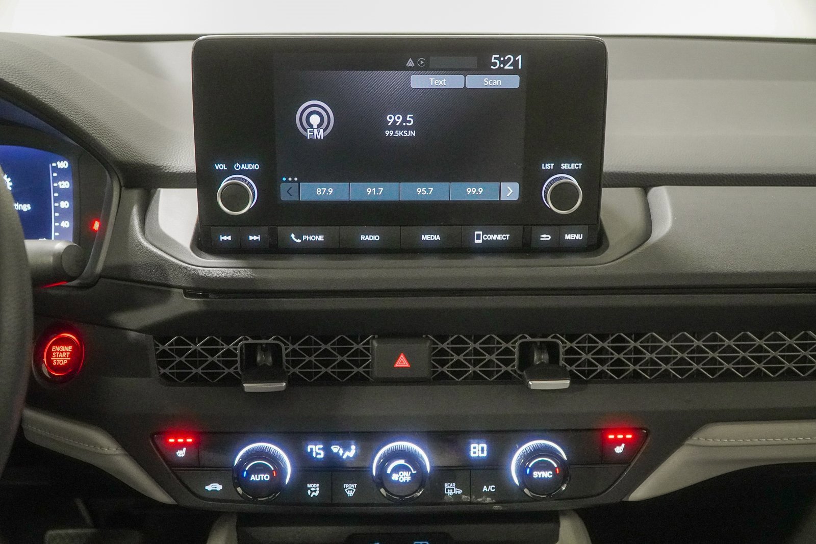 Certified 2025 Honda Accord SE image 25