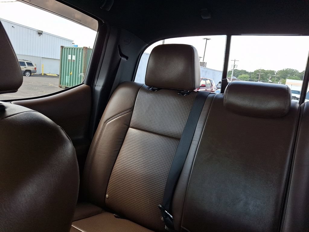 Used 2019 Toyota Tacoma Limited AWD/4WD image 19