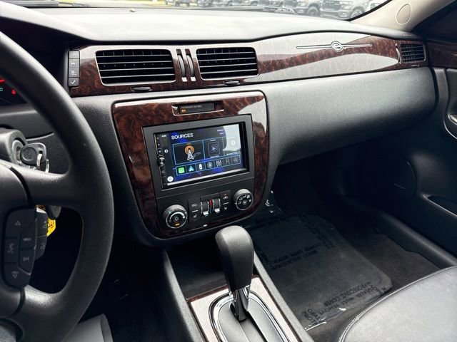 Used 2015 Chevrolet Impala LTZ FWD image 16