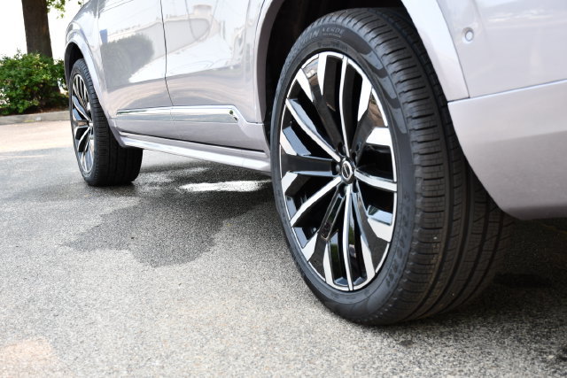 New 2026 Volvo XC90 B6 Plus w/ Protection Package Premier AWD/4WD image 9