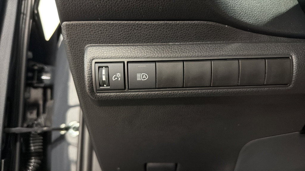 Used 2026 Toyota Corolla LE FWD image 19