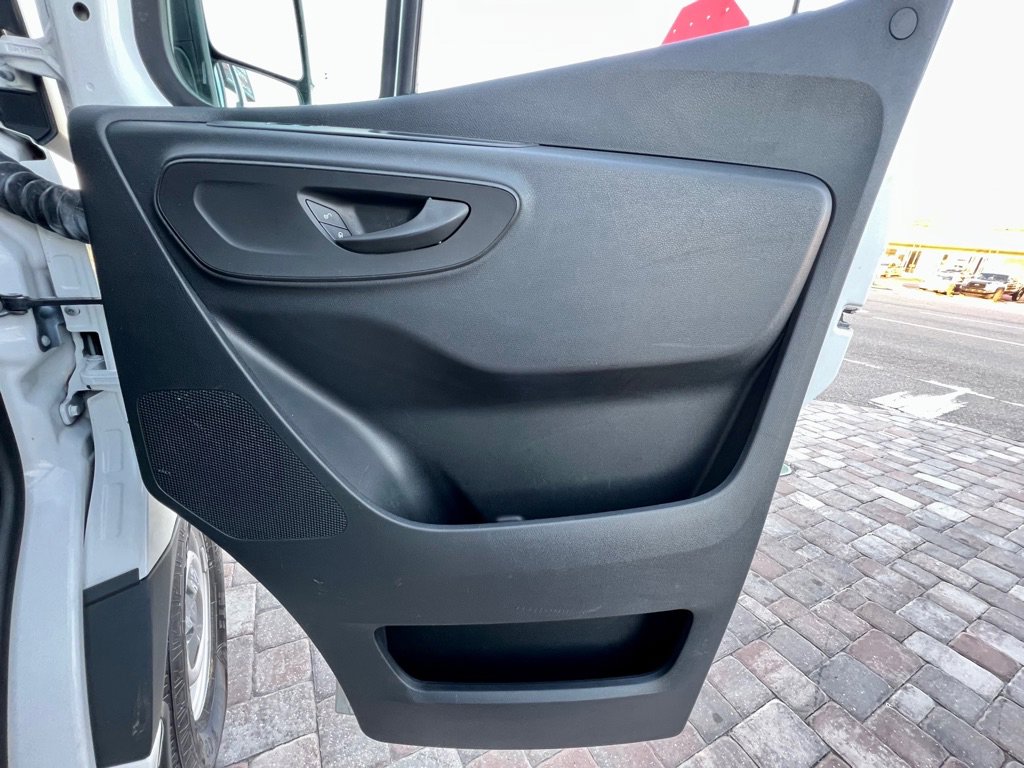 Used 2019 Freightliner Sprinter 2500 image 36