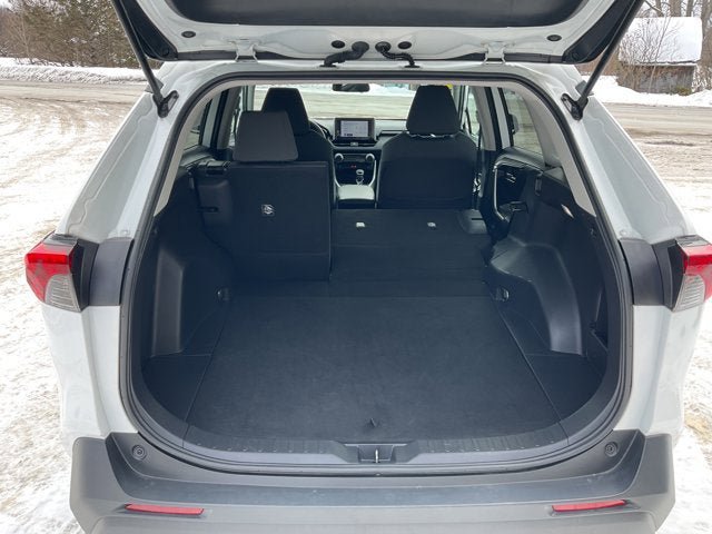 Used 2023 Toyota RAV4 XLE image 33