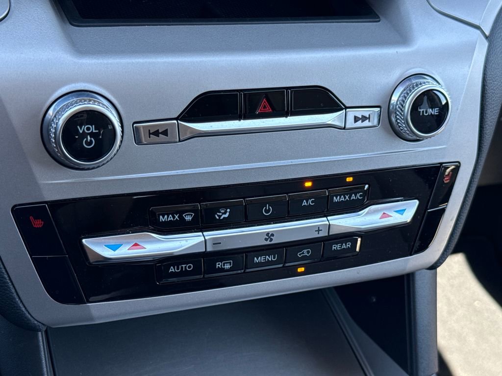 Certified 2023 Ford Explorer XLT image 21