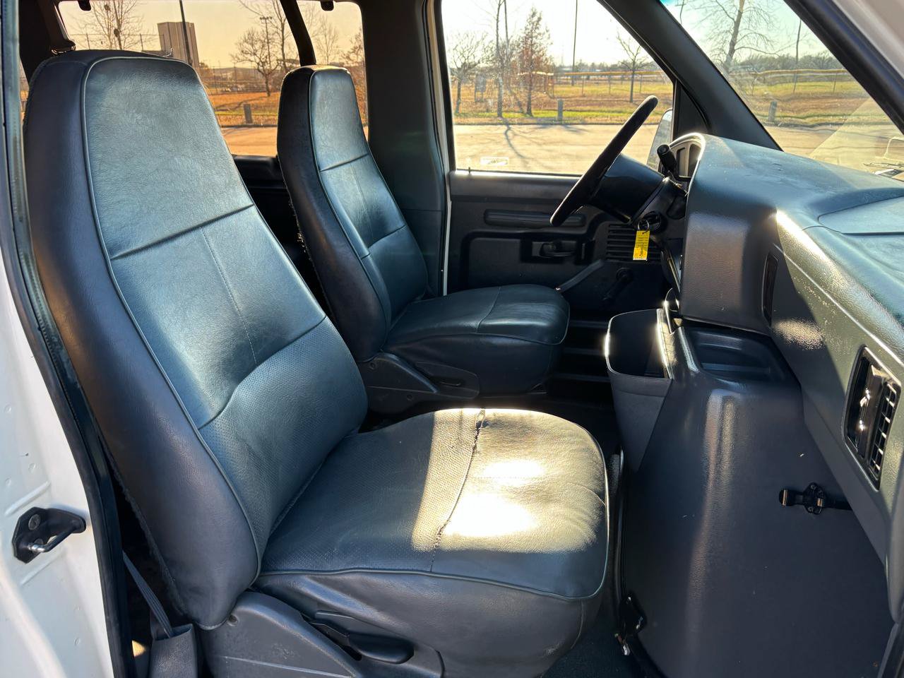 Used 1993 Ford E-350 and Econoline 350 XLT RWD image 8