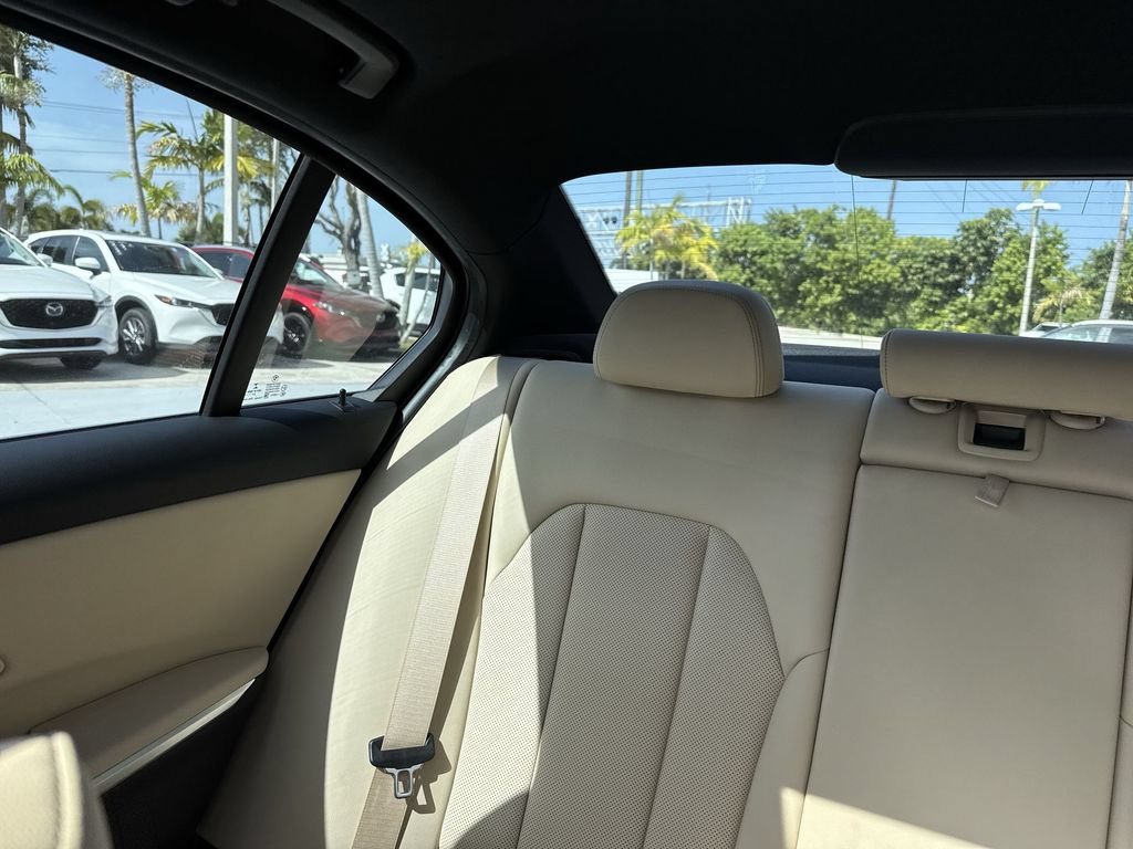 Used 2022 BMW 330i Sedan w/ Convenience Package RWD image 17