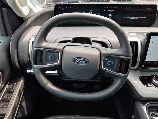 Certified 2025 Ford Expedition Active AWD/4WD image 22