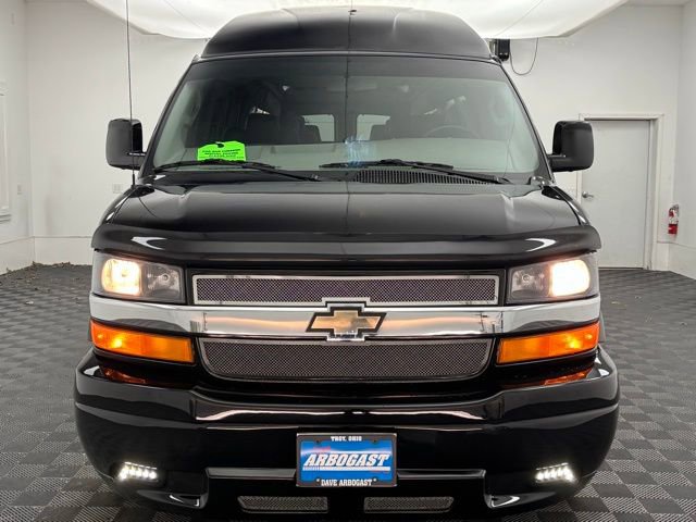 Used 2017 Chevrolet Express 2500 Extended image 6