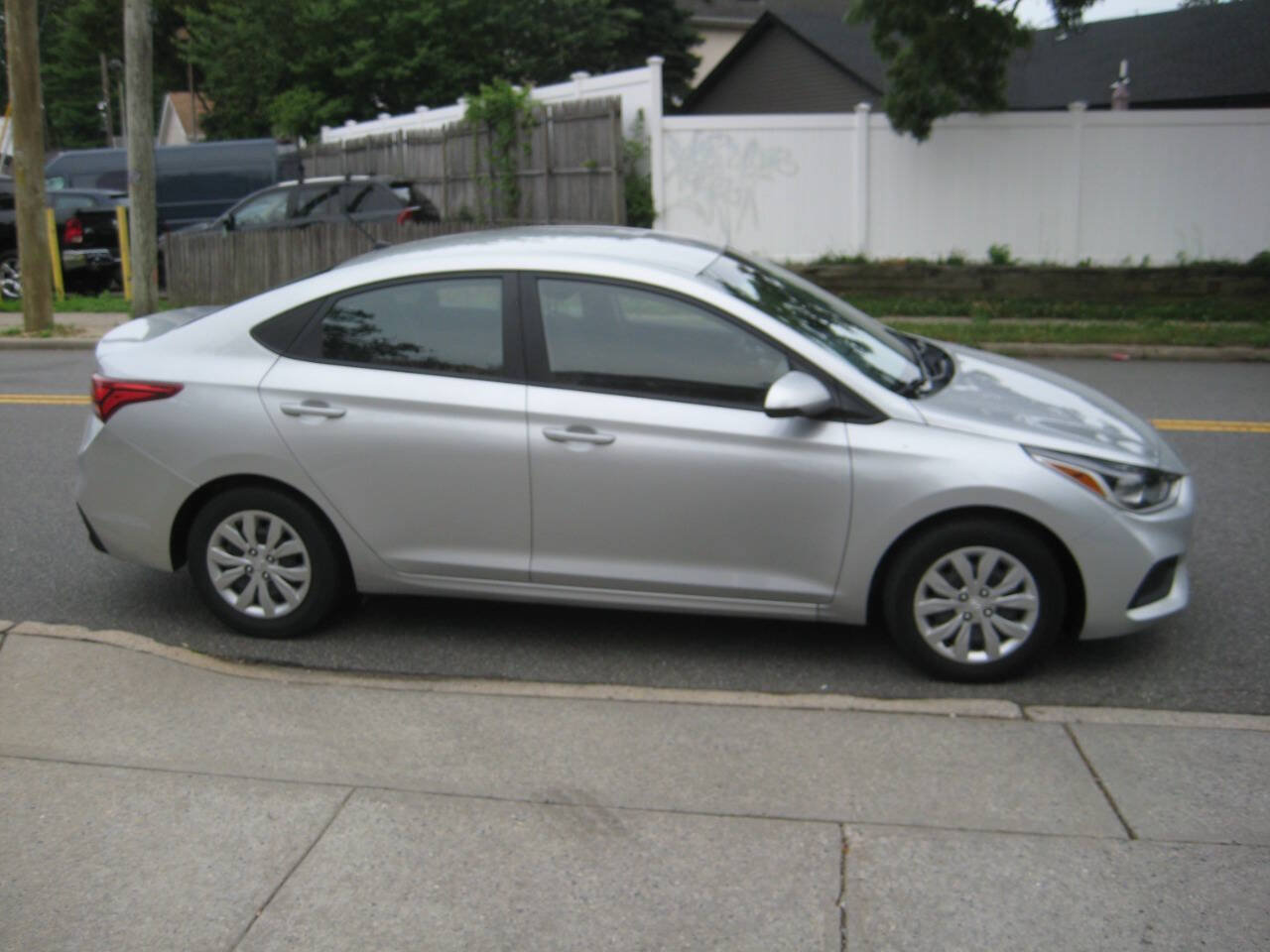 Used 2021 Hyundai Accent SE FWD image 4