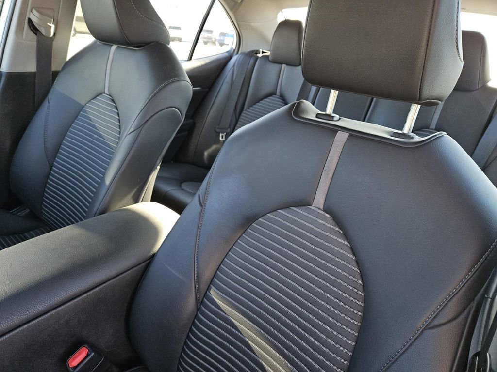 Used 2024 Toyota Camry SE FWD image 23