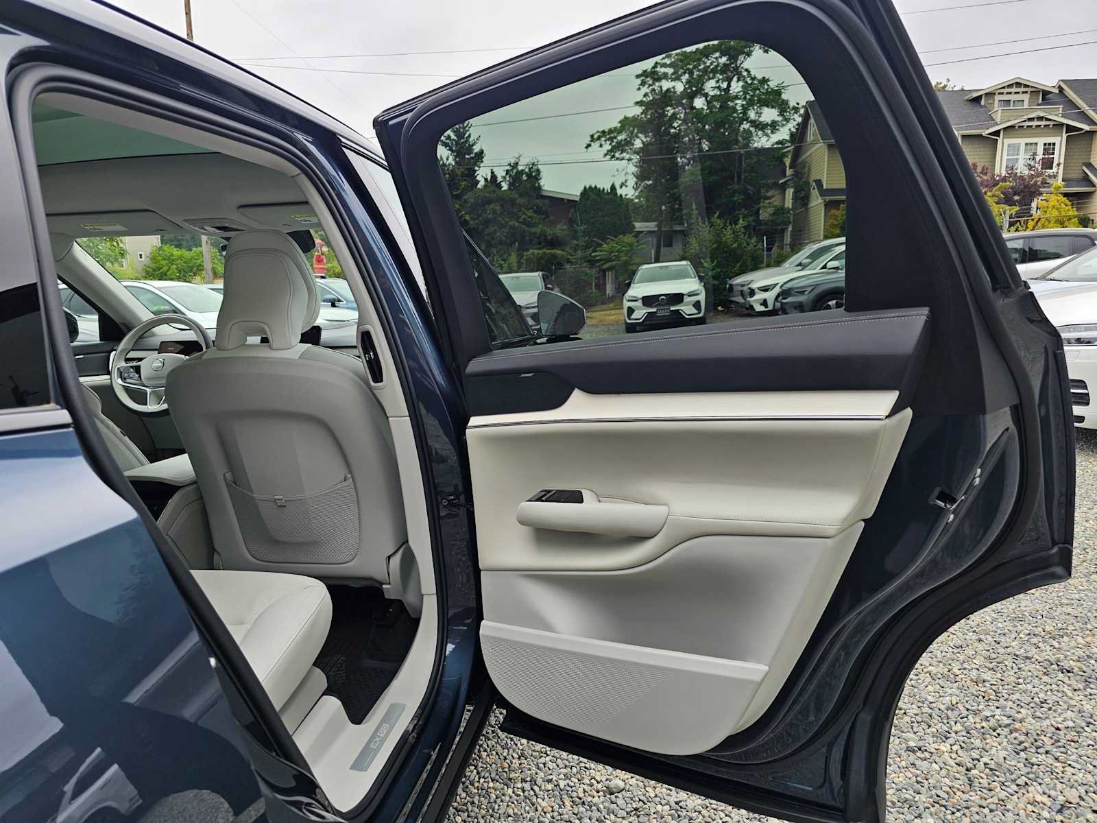 New 2026 Volvo EX90 Plus AWD/4WD image 13