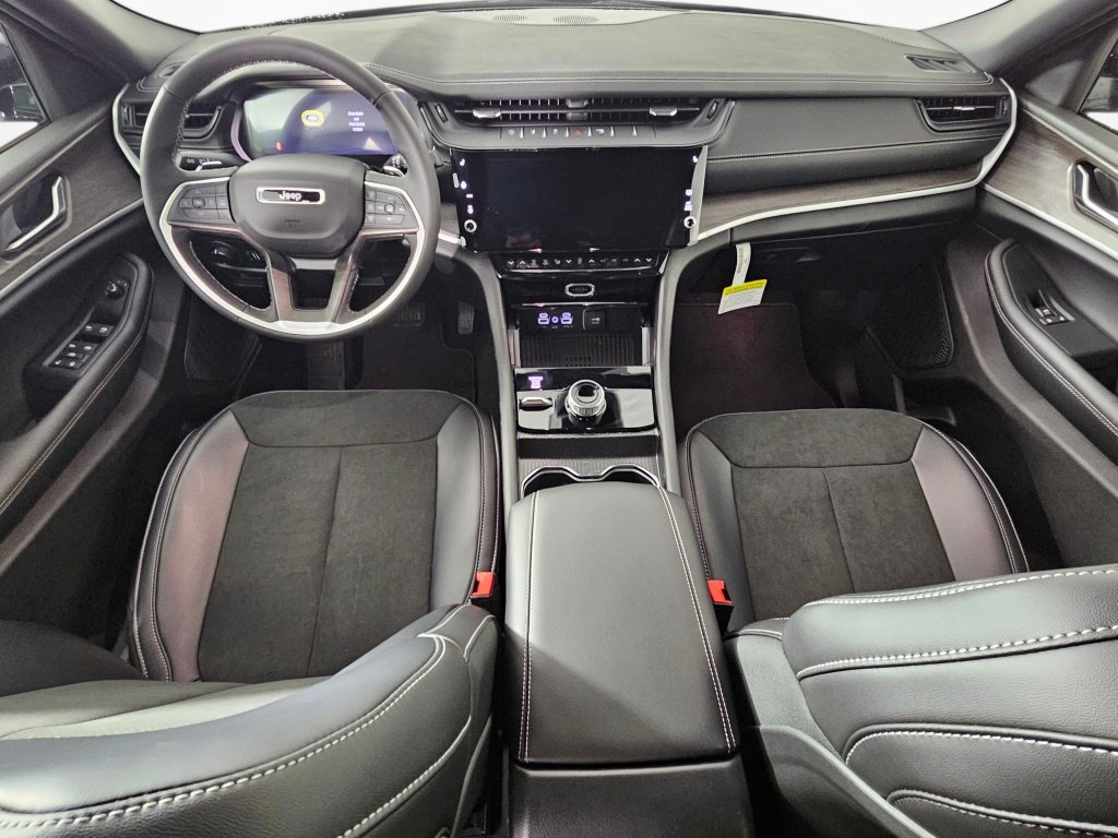 New 2026 Jeep Grand Cherokee Altitude AWD/4WD image 20