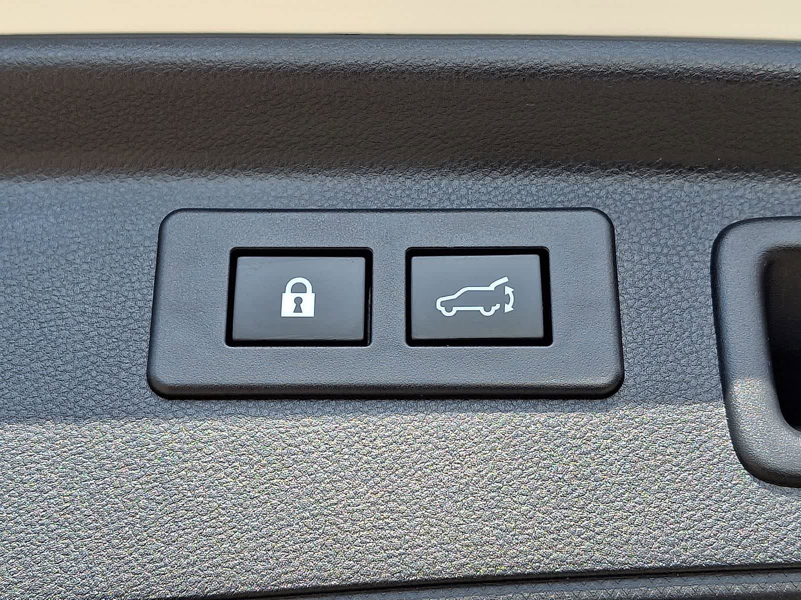 Used 2023 Subaru Forester Premium AWD/4WD image 30