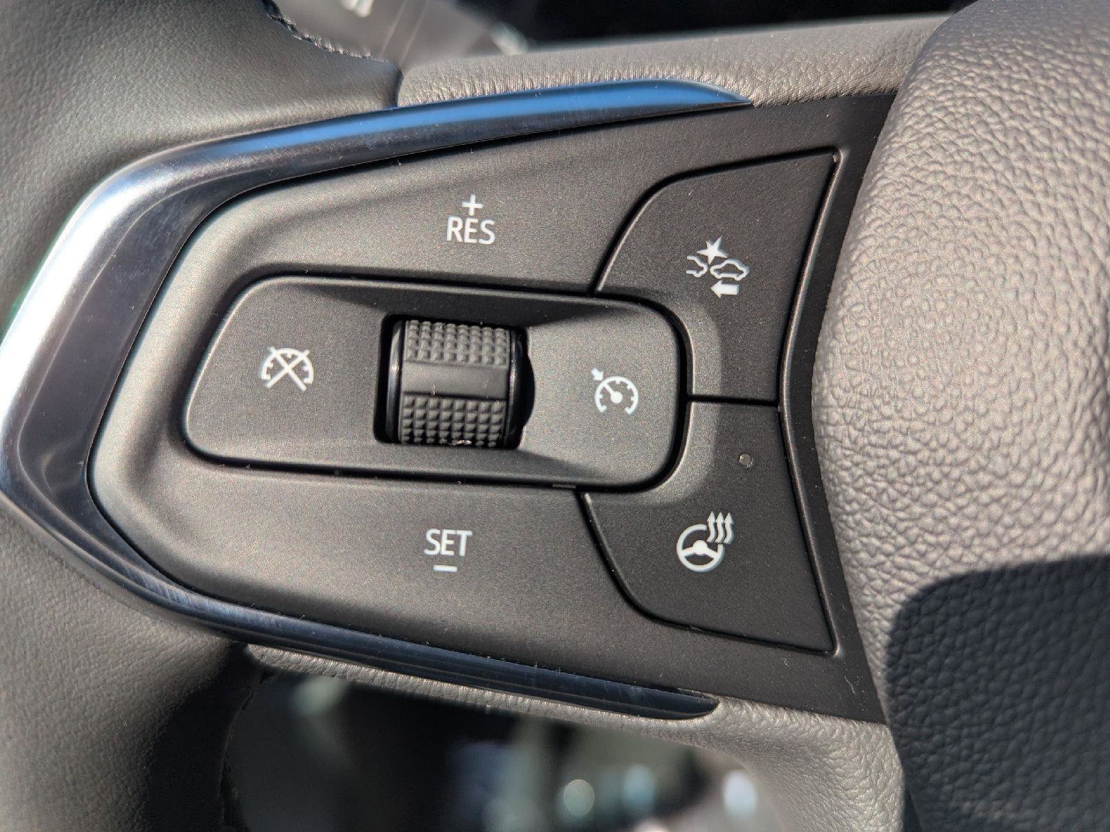 New 2026 Chevrolet Trax LT w/ Sunroof Package image 28