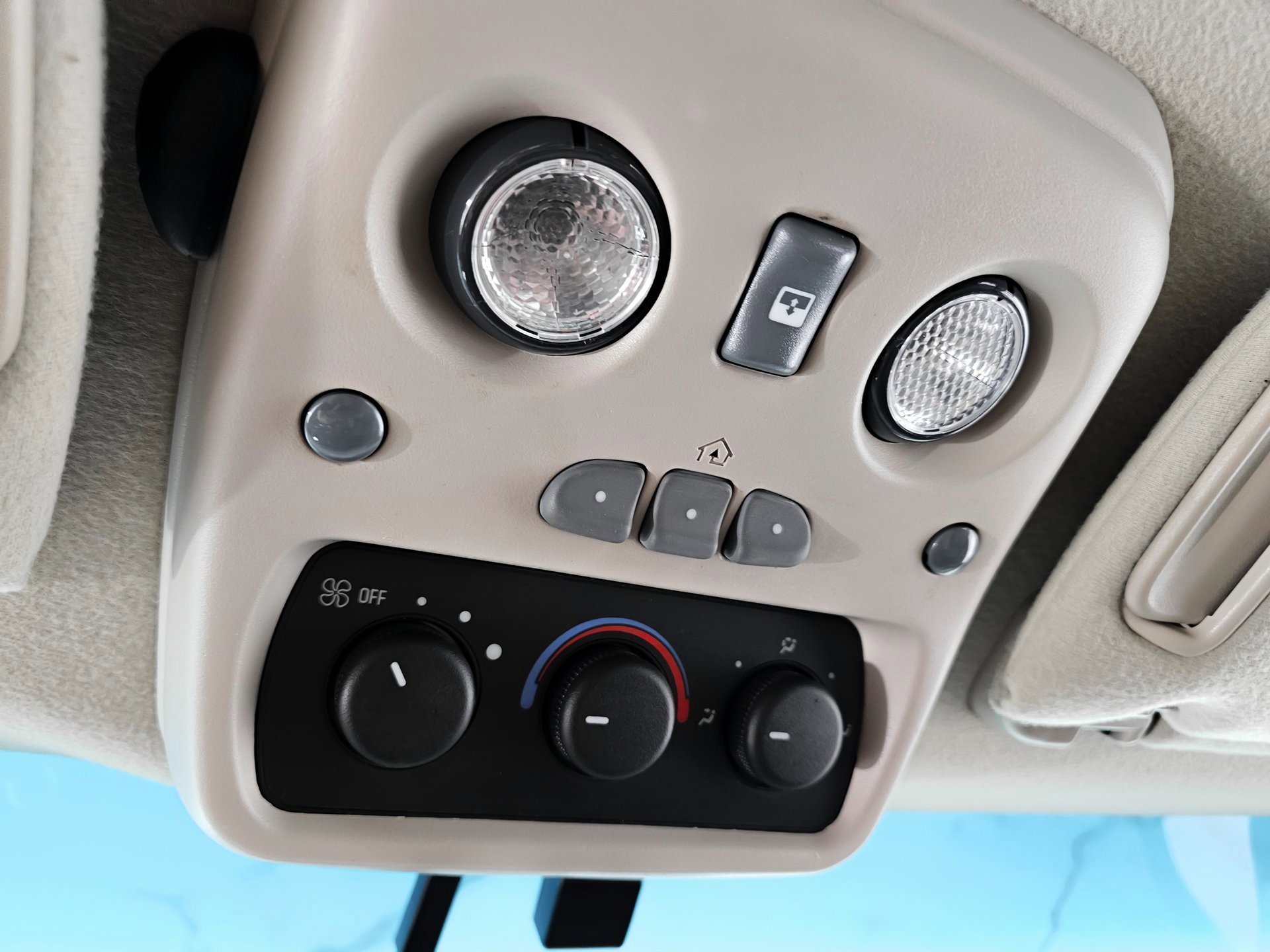 Used 2002 Cadillac Escalade AWD image 30