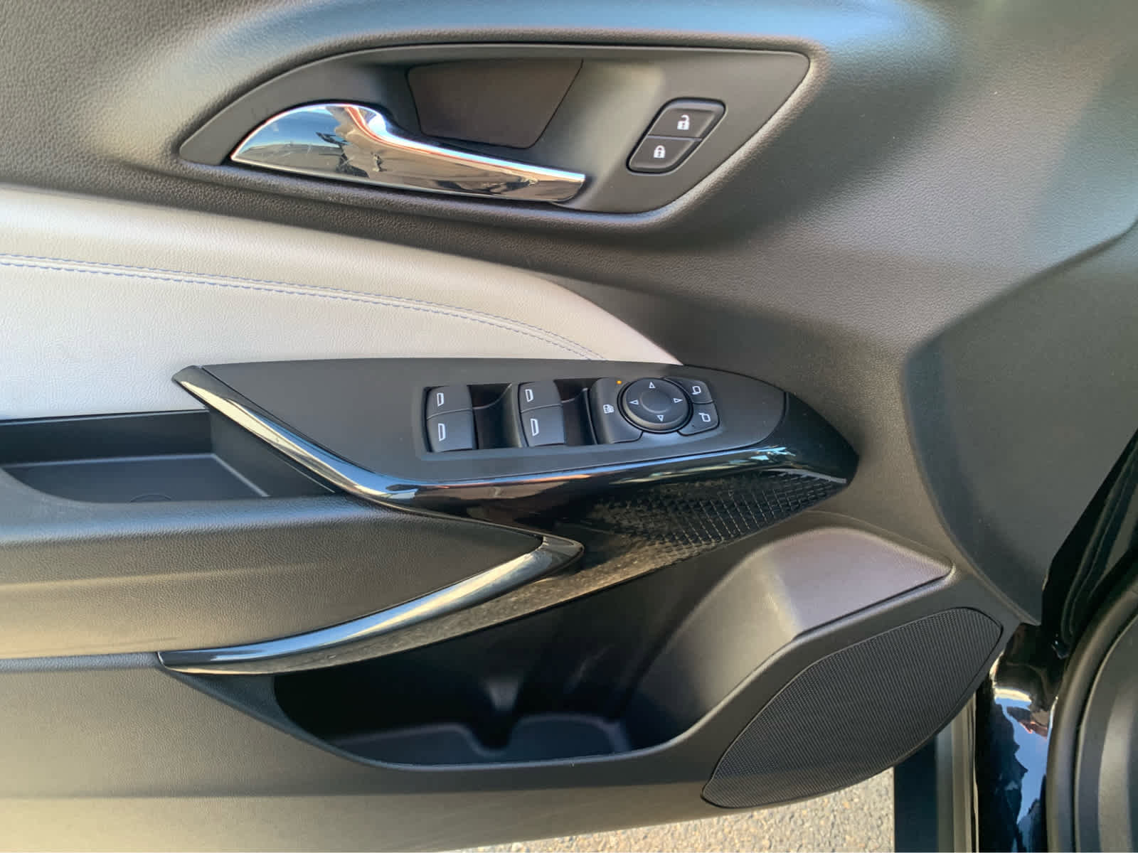 Used 2025 Chevrolet Trax LT w/ Driver Confidence Package image 13