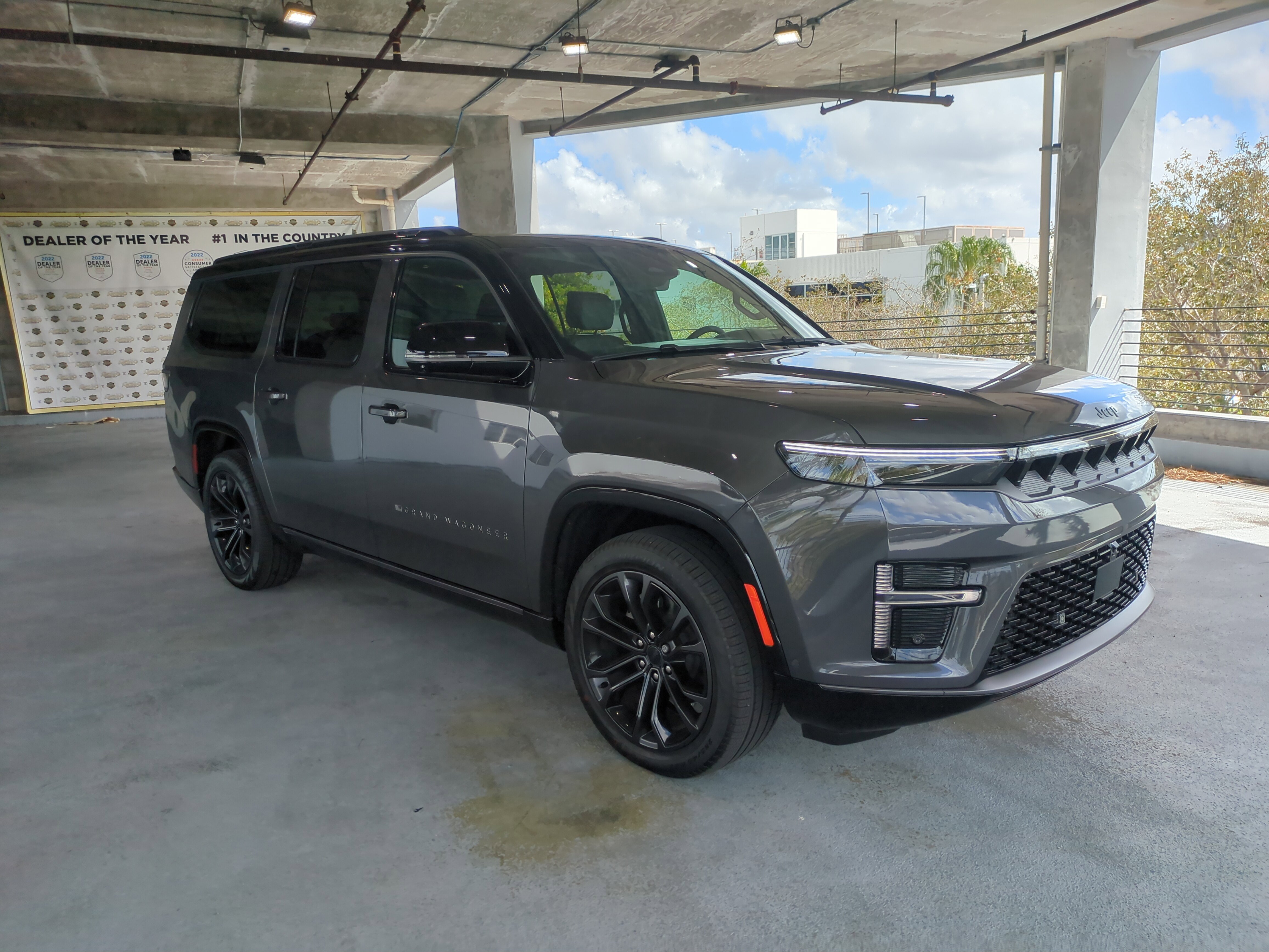 New 2026 Jeep Grand Wagoneer L Summit w/ Premium Group III image 2