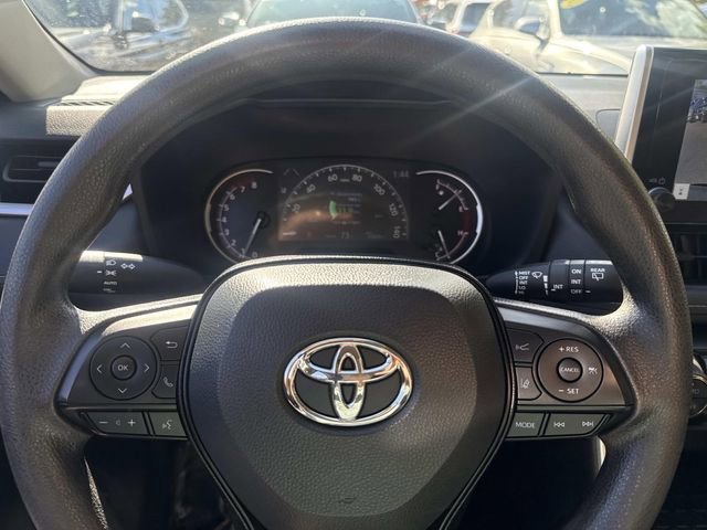 Used 2023 Toyota RAV4 XLE image 27