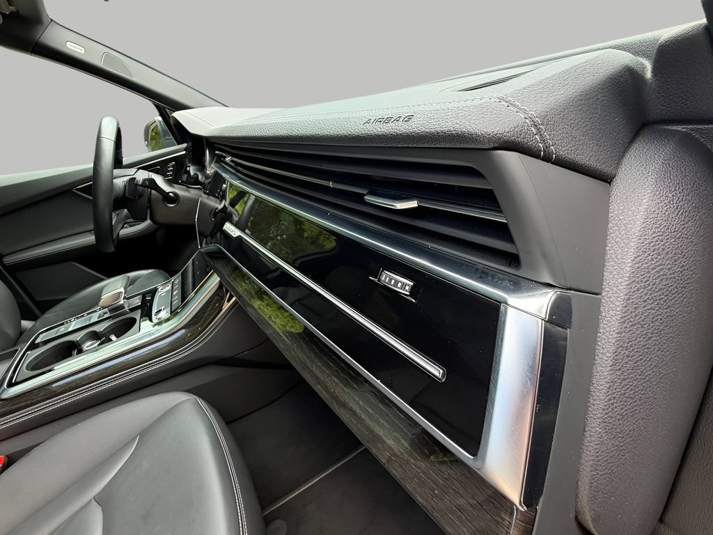 Used 2025 Audi Q7 3.0T Premium Plus AWD/4WD image 14