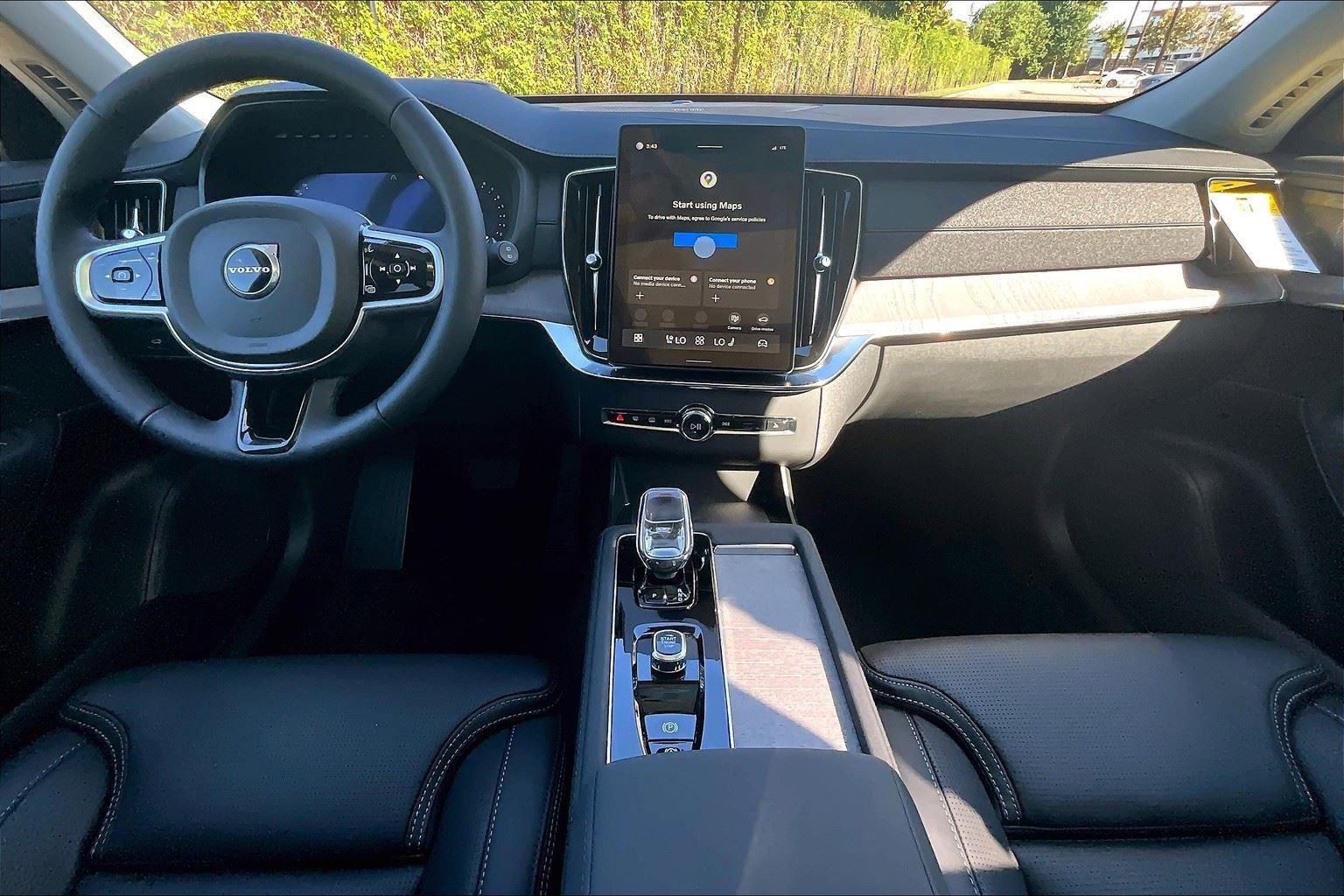New 2026 Volvo XC90 B5 Ultra w/ Protection Package Premier image 8