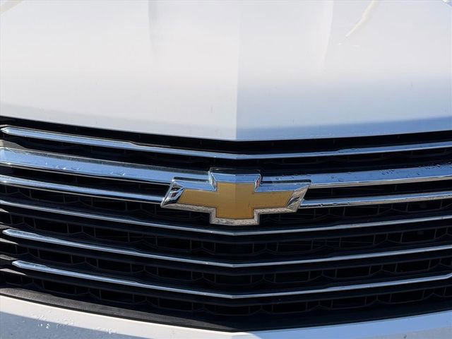 Used 2023 Chevrolet Traverse LT w/ LPO, Floor Liner Package image 9