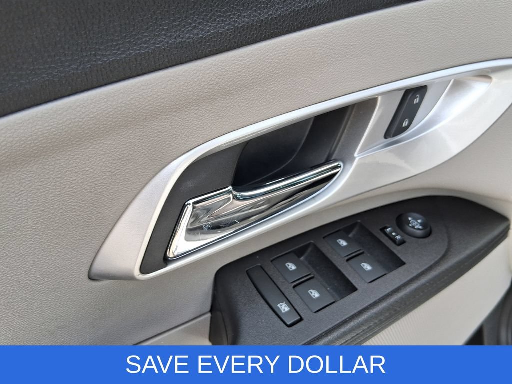 Used 2017 Chevrolet Equinox LS FWD image 13
