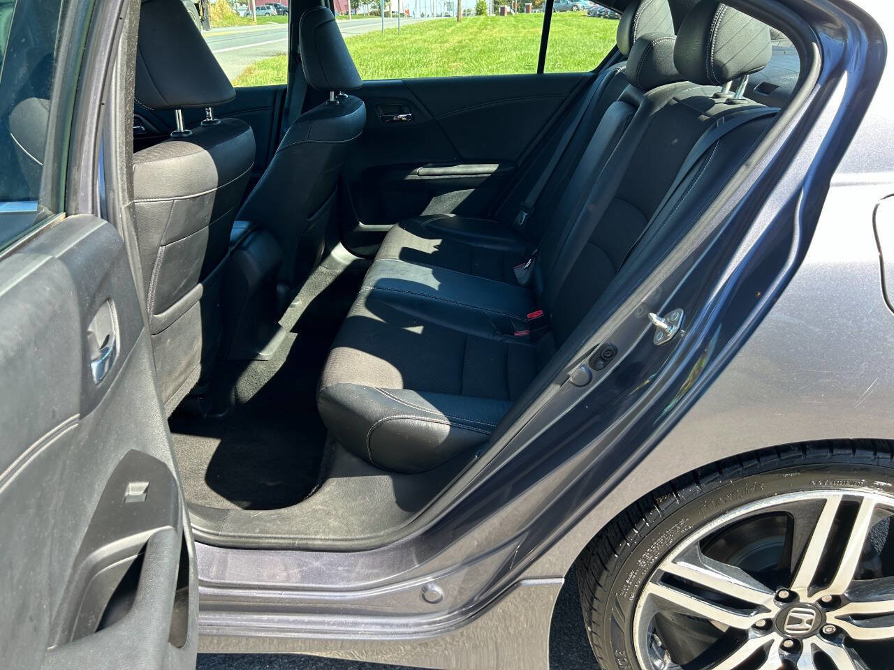 Used 2016 Honda Accord Sport image 15
