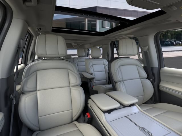 New 2026 Lincoln Navigator L Reserve w/ Jet Appearance Package AWD/4WD image 11