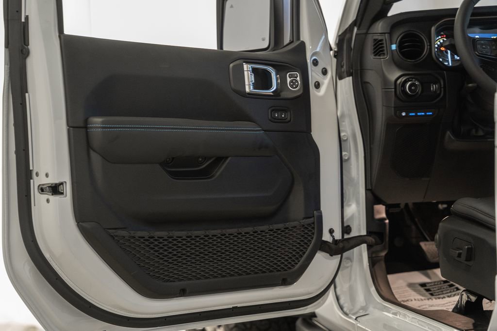 New 2025 Jeep Wrangler Unlimited Rubicon 4xe image 37