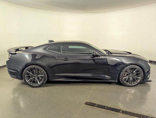Used 2019 Chevrolet Camaro ZL1 RWD image 6