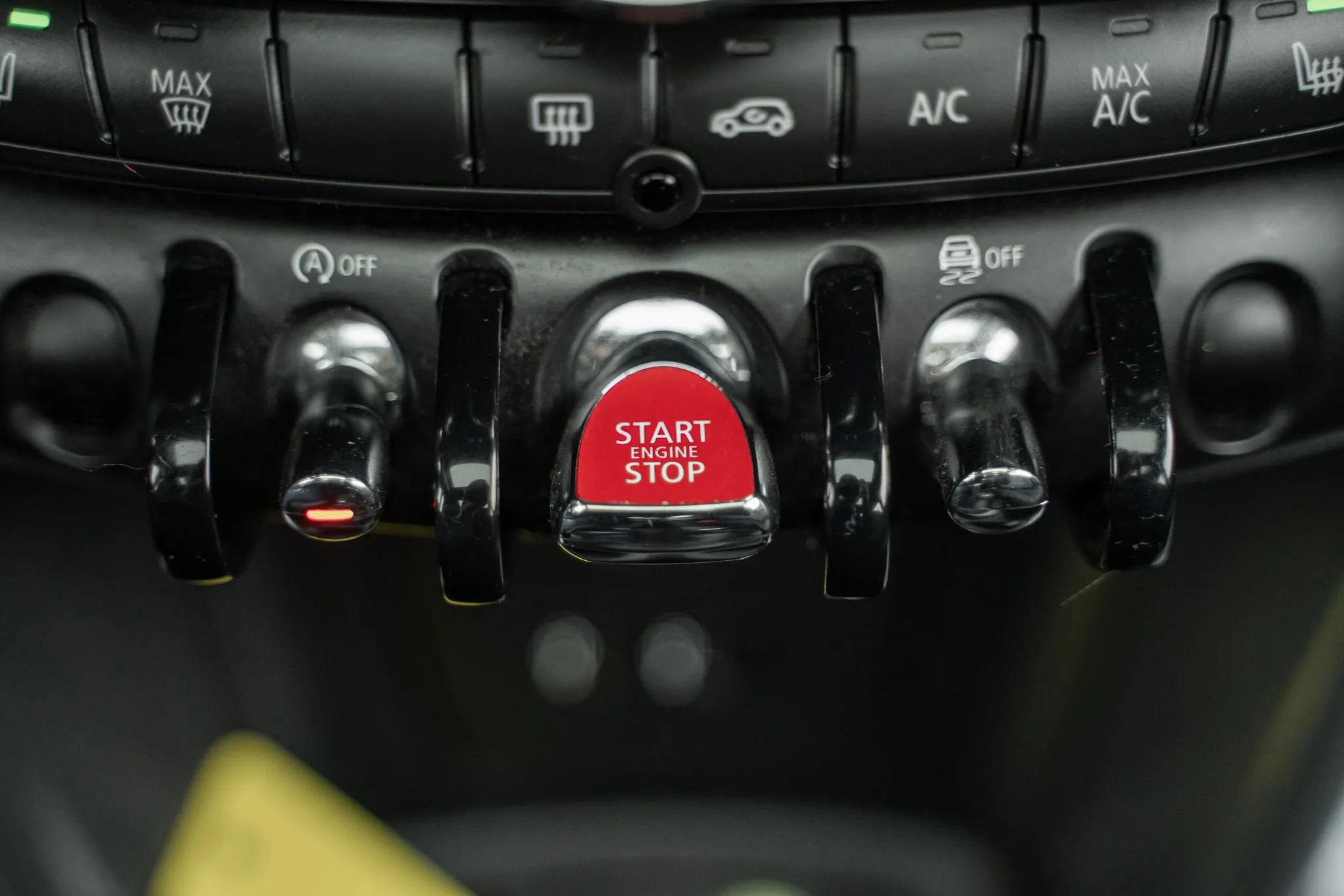 Used 2019 MINI Cooper 2-Door Hardtop image 22