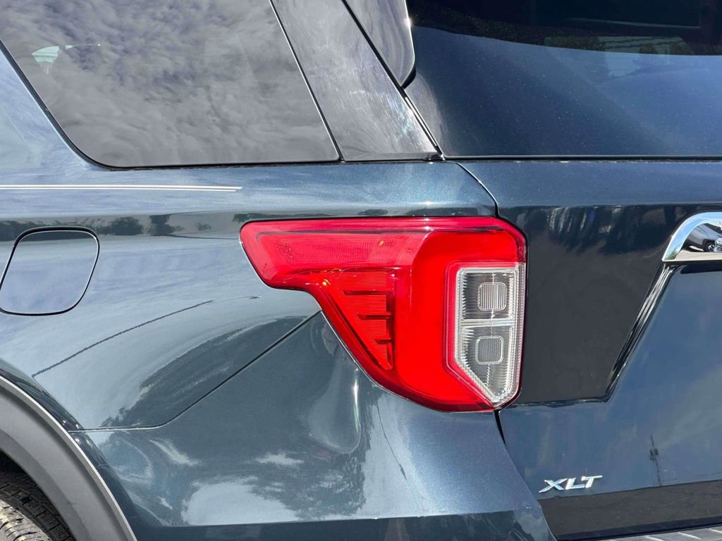 Used 2023 Ford Explorer XLT w/ Equipment Group 202A AWD/4WD image 8