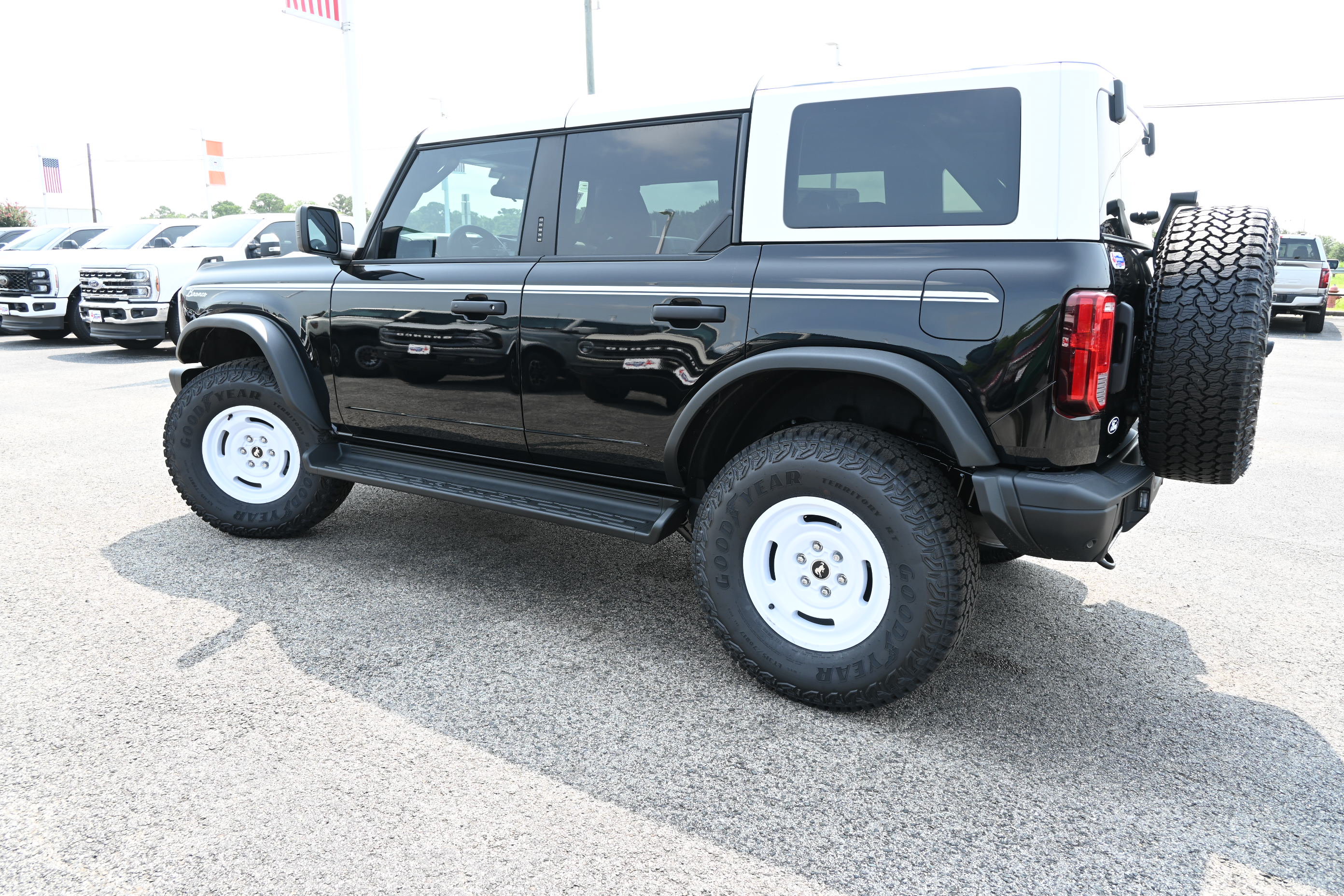 New 2026 Ford Bronco Heritage Edition AWD/4WD image 7