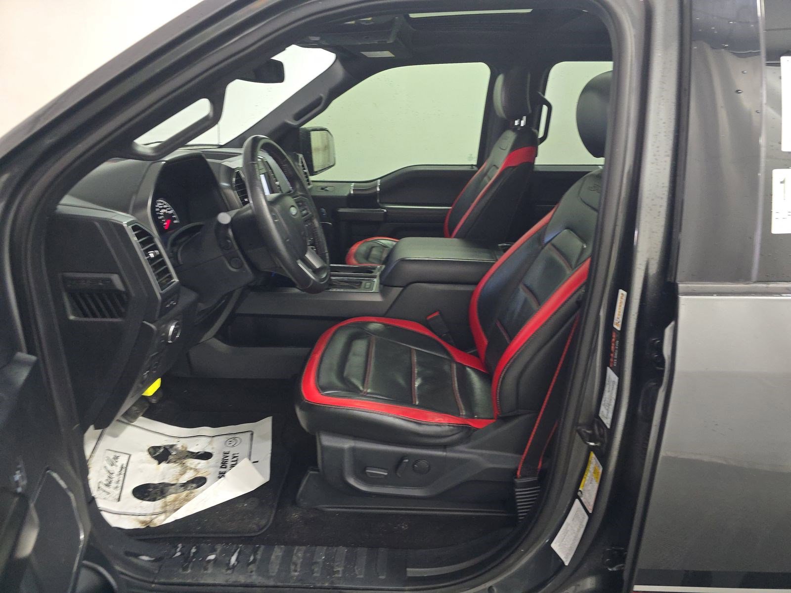 Used 2019 Ford F150 Lariat w/ Equipment Group 502A Luxury AWD/4WD image 7