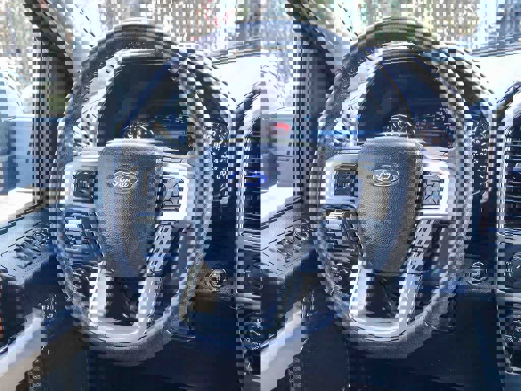 Used 2020 Ford F150 Lariat w/ Equipment Group 502A Luxury image 13