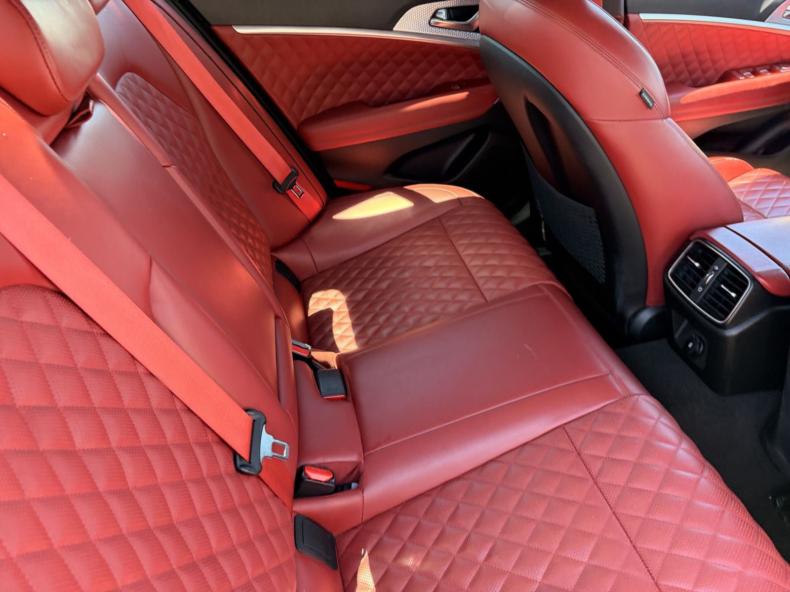 Used 2022 Genesis G70 3.3T Launch Edition RWD image 13