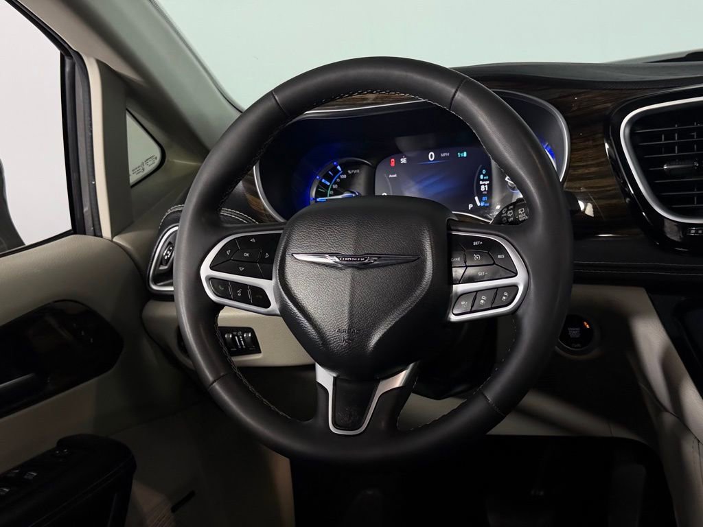 Used 2022 Chrysler Pacifica Limited image 25