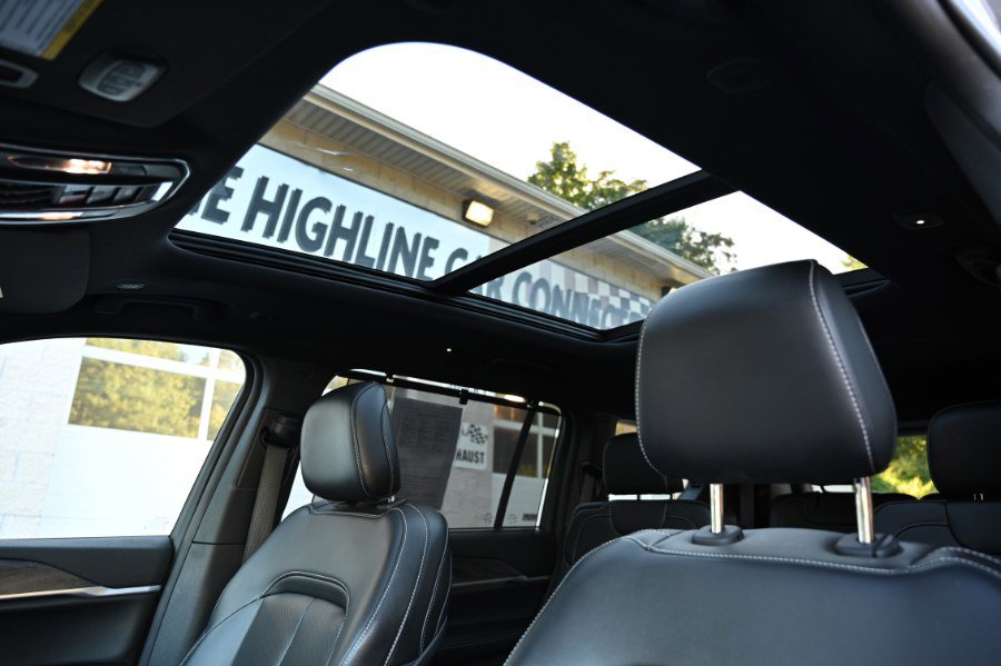 Used 2024 Jeep Grand Cherokee L Limited w/ Luxury Tech Group II image 3