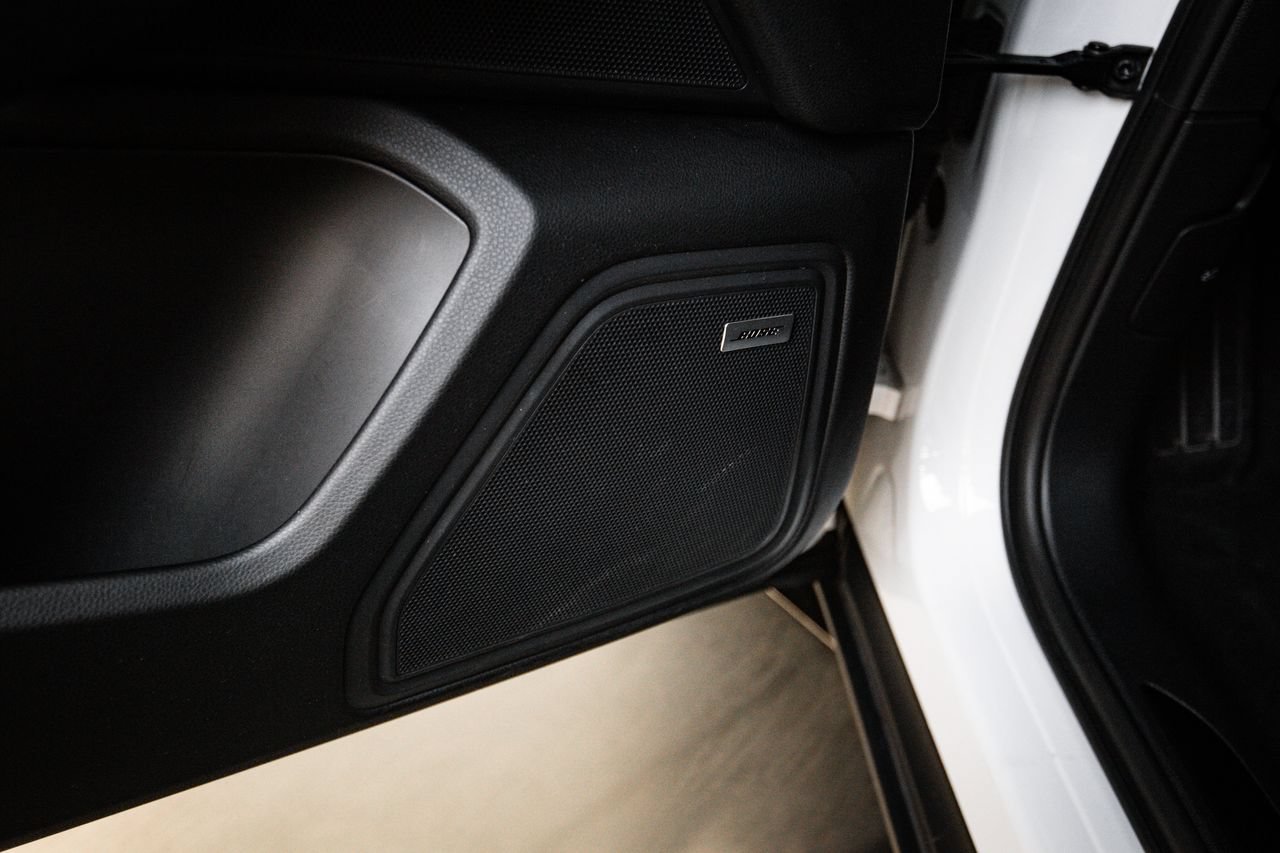 Certified 2023 Porsche Macan Turbo AWD/4WD image 21