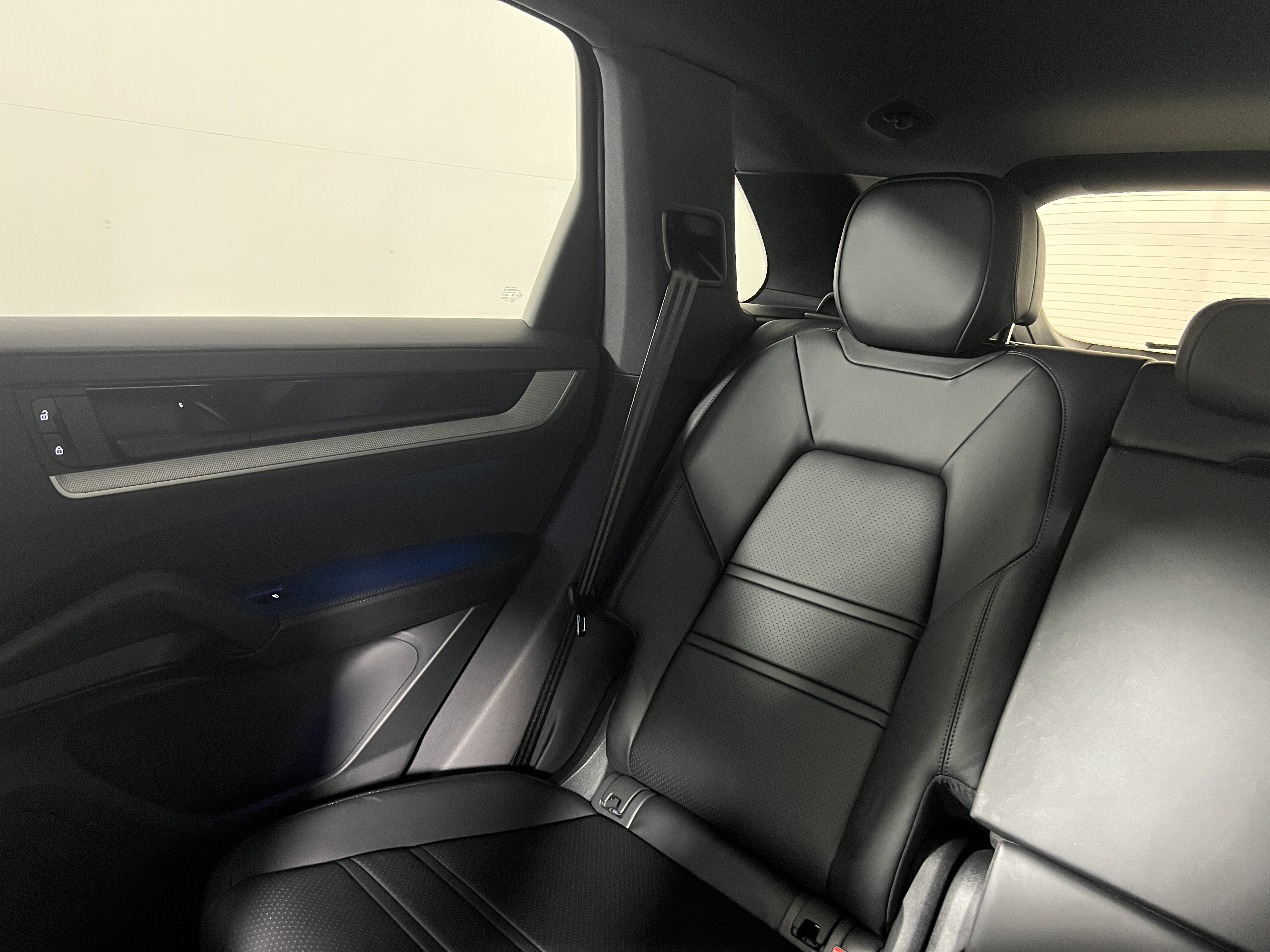 Certified 2026 Porsche Cayenne AWD/4WD image 15