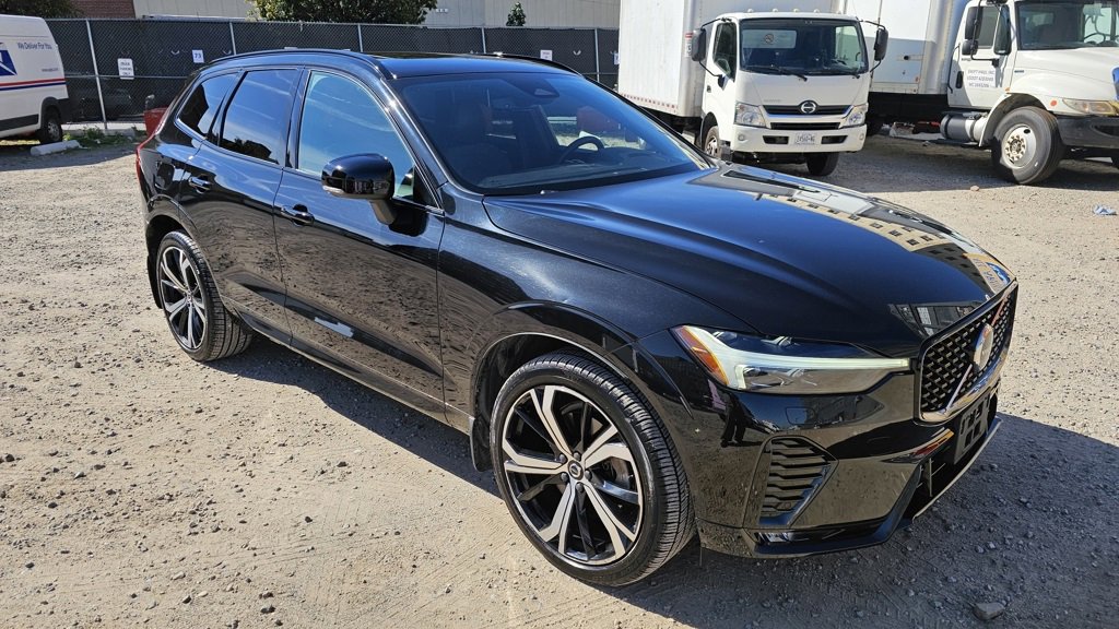 Certified 2022 Volvo XC60 B6 R-Design w/ Climate Package image 6