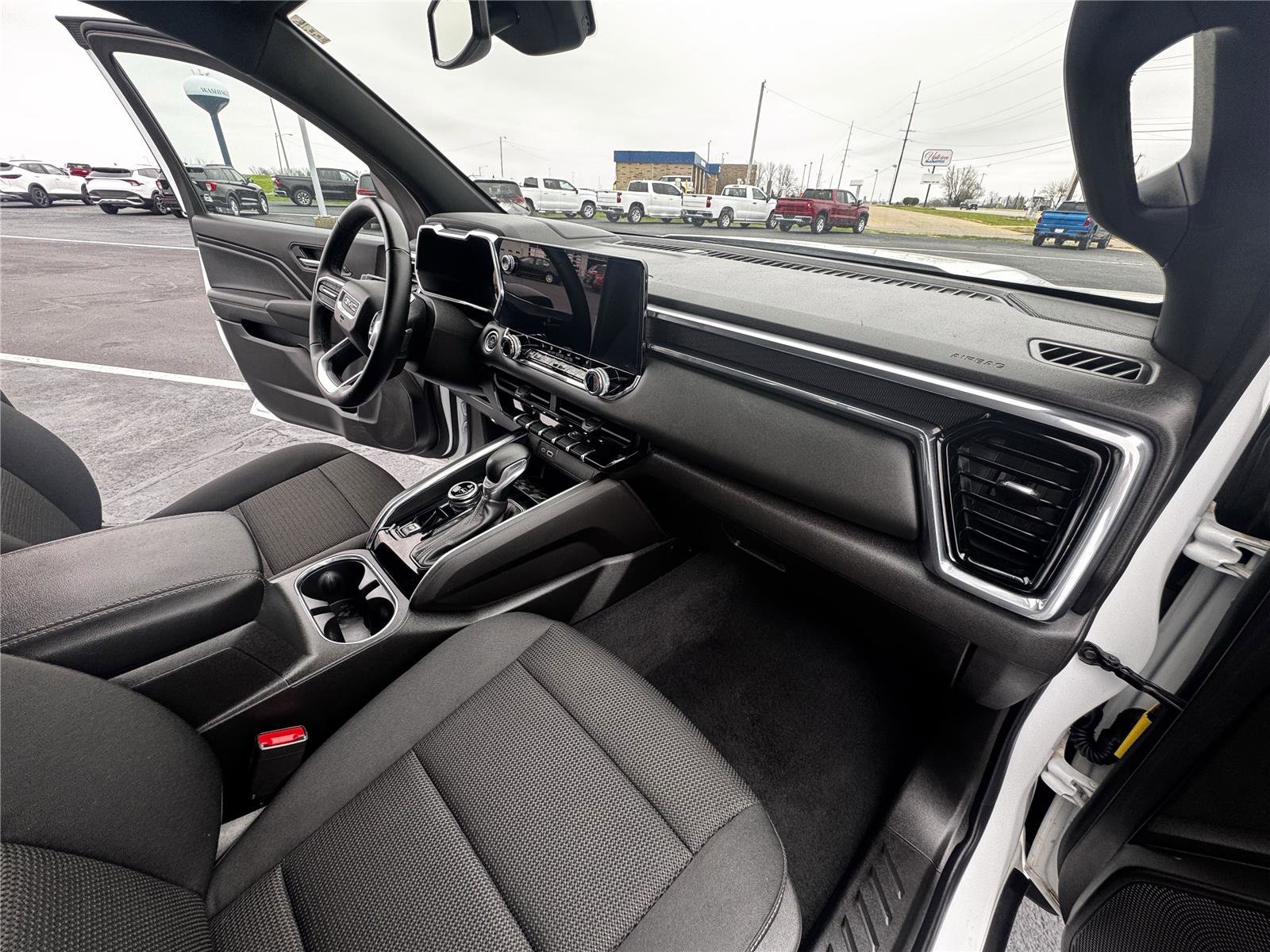 Used 2024 GMC Canyon Elevation w/ Convenience Package image 10