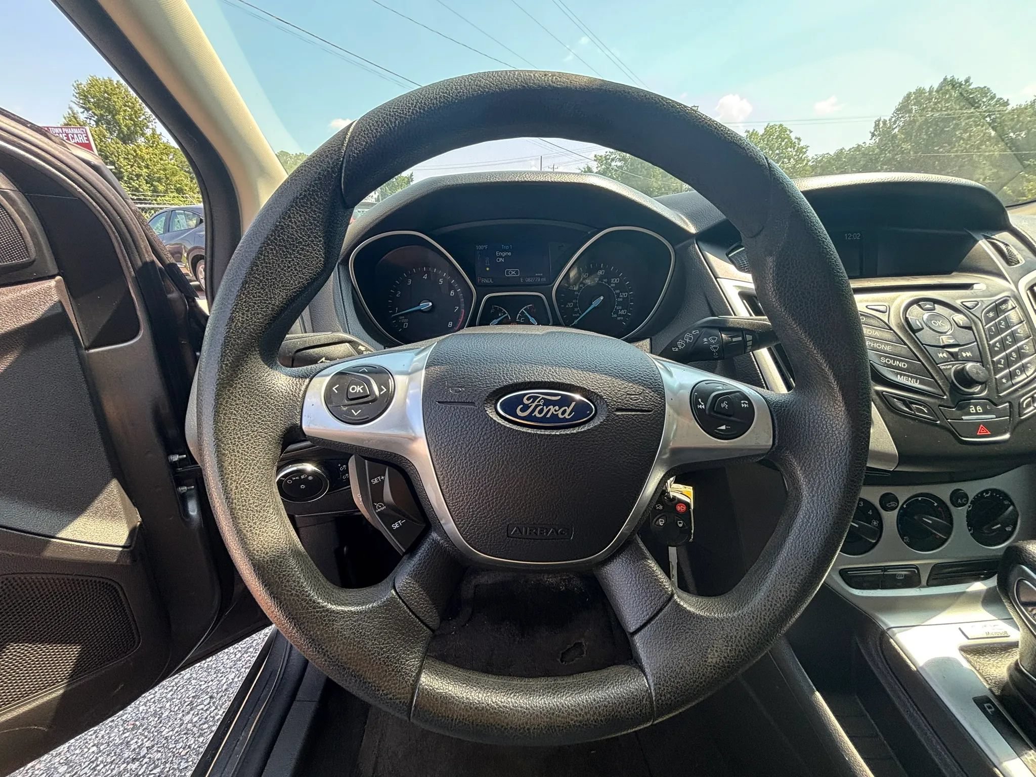 Used 2014 Ford Focus SE FWD image 16