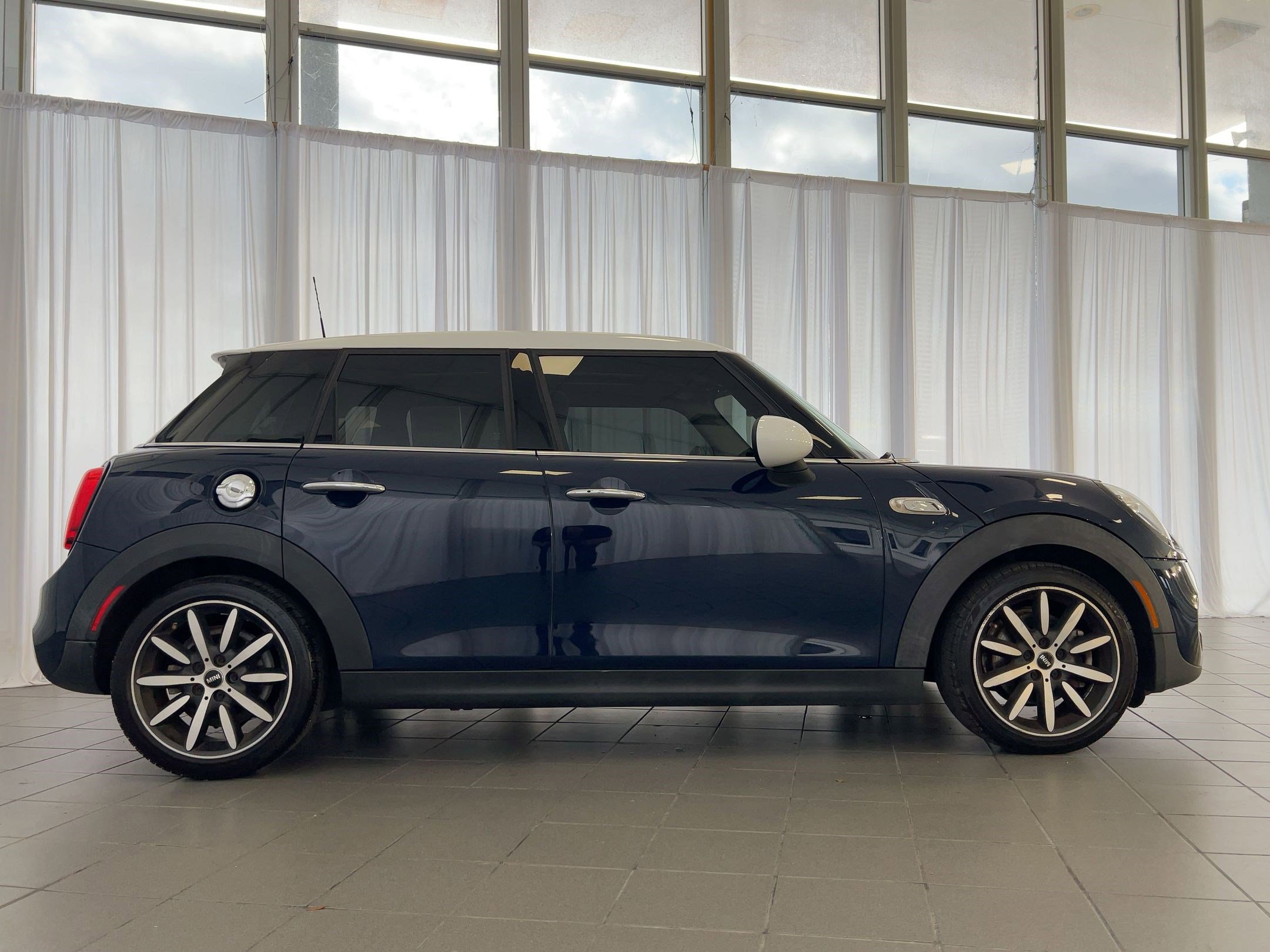 Used 2019 MINI Cooper S image 8