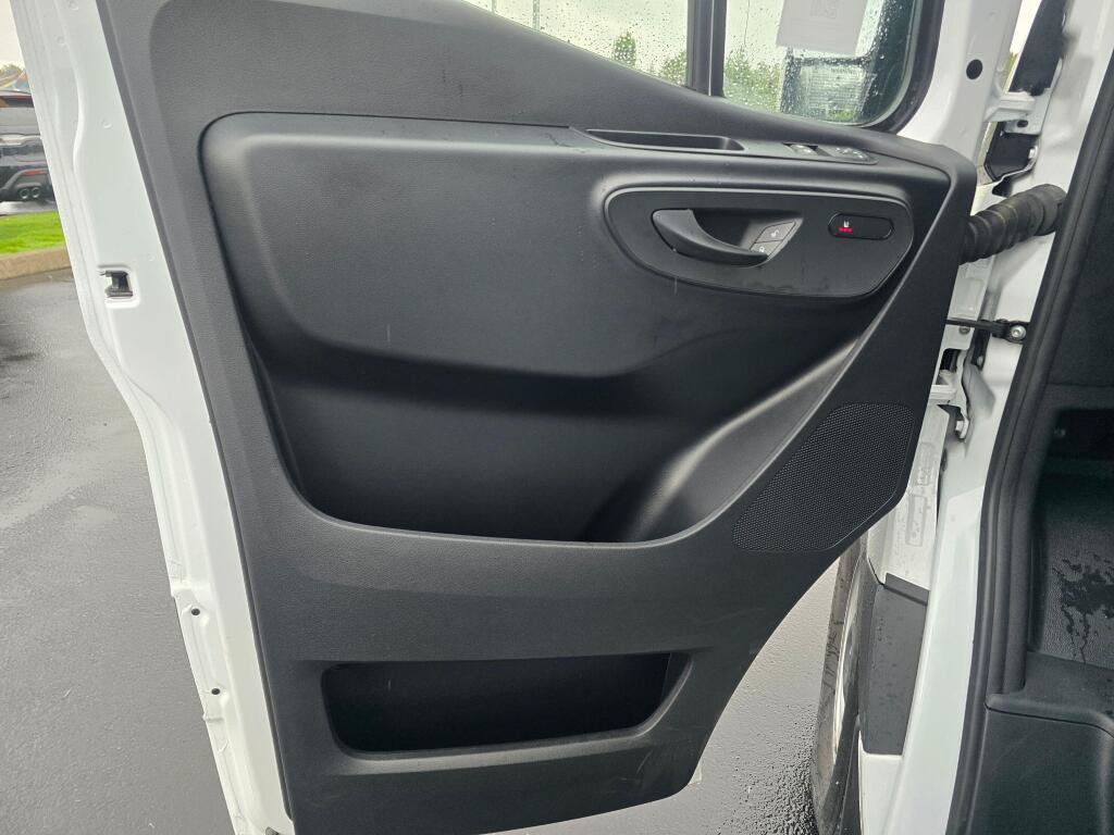 New 2025 Mercedes-Benz eSprinter 170 Cargo image 30