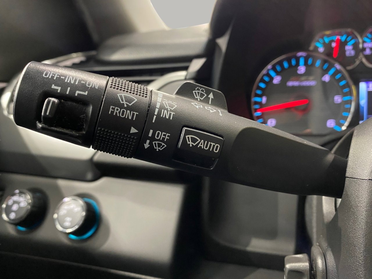 Used 2017 Chevrolet Suburban LT image 19