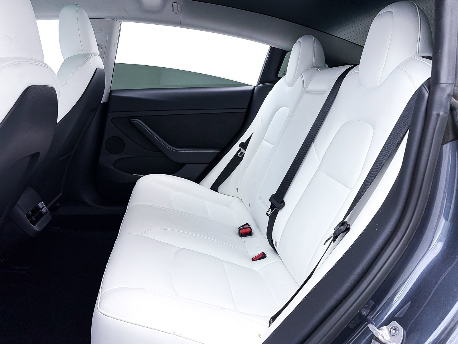 Used 2023 Tesla Model 3 Standard Range image 31