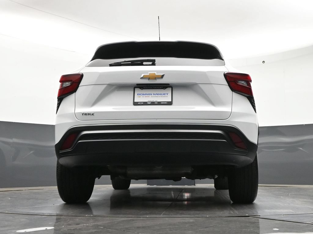 Used 2024 Chevrolet Trax LS FWD image 27