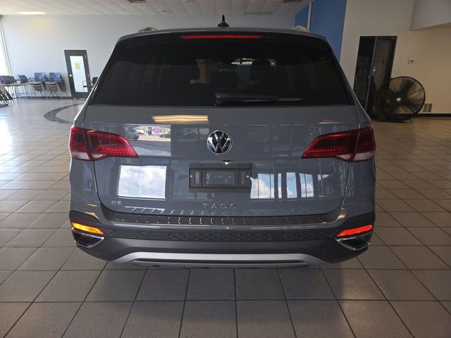 Used 2024 Volkswagen Taos SE image 7