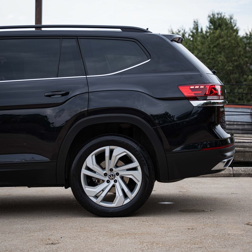 Certified 2023 Volkswagen Atlas SE w/ Panoramic Sunroof Package AWD/4WD image 4
